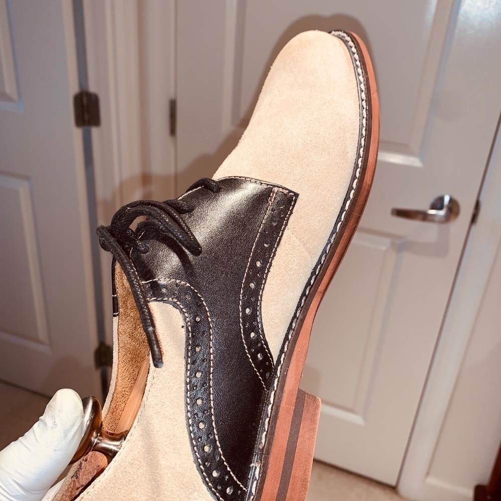 Florsheim Two Tone Derby Buck. - Picture 2 of 14